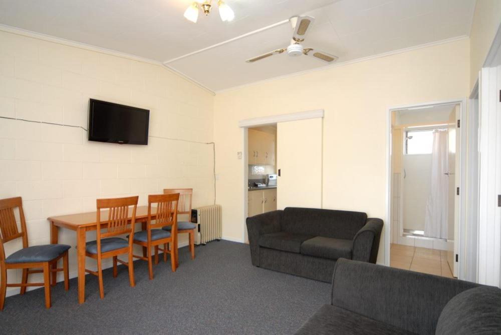 Frimley Lodge Motel Hastings Exterior photo